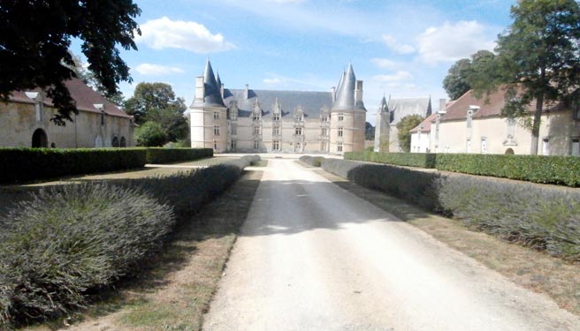 Le Château De Magné